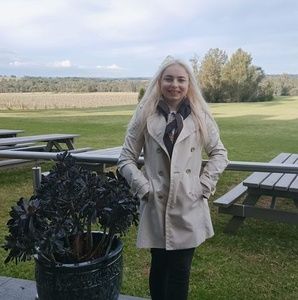 Meet your Posher, Shar-lee